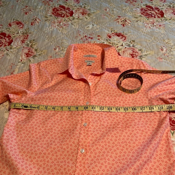 NWOT L.L. Bean Wrinkle-free Blouse, XS, peach floral print - Picture 7 of 7
